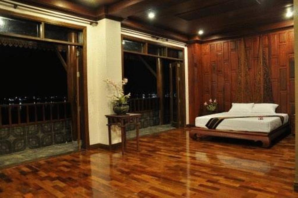 Sengtawan Riverside Hotel Vientiane Room photo